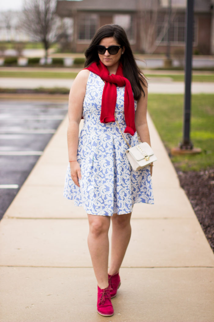 cold spring days, what to wear in cold spring days, blue print dress, red suede boots, preppy outfit, hush puppies boots,