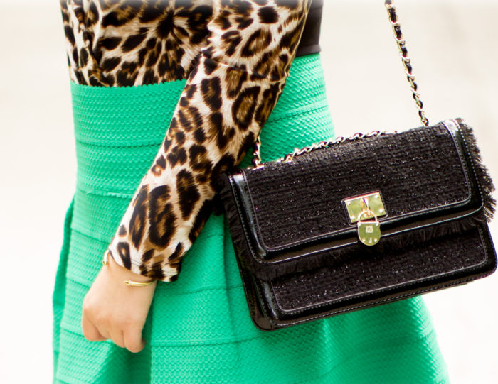 hot to style a green skirt, h&m skirt, animal print top, work appropriate outfit, a-line skirt, green a-line skirt