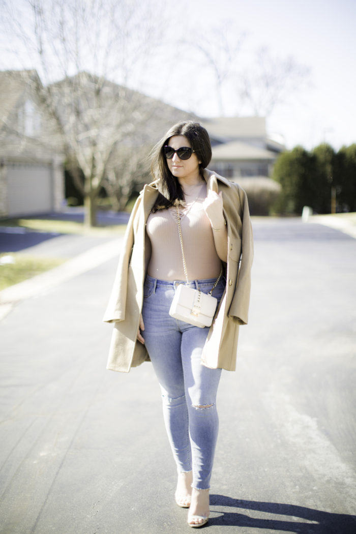 three things you need this spring, high waist jeans, bodysuit, beige trench coat