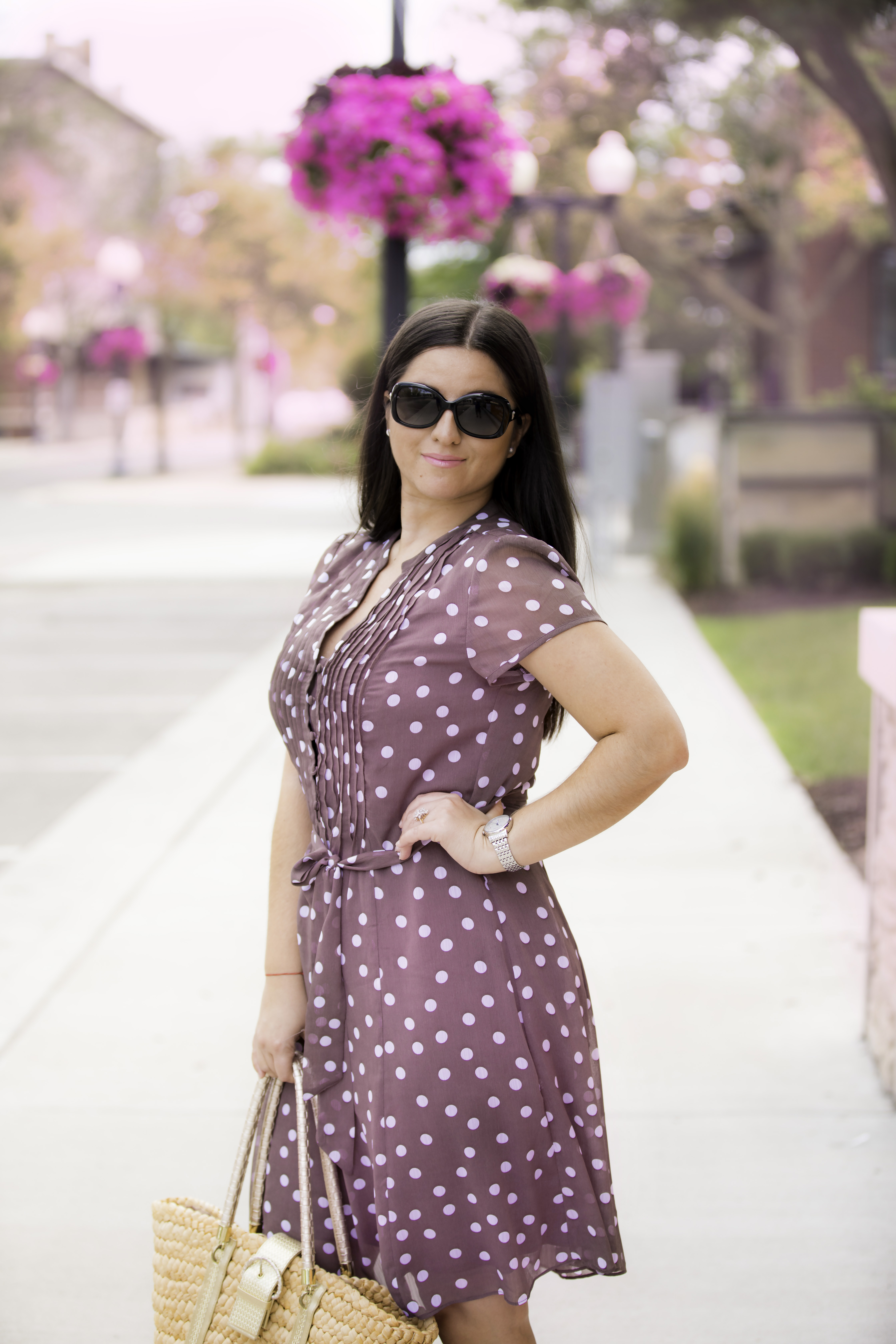 pretty woman outfit inspiration, brown polka dot dress, pink sling back shoes, chicago blogger, baily lamb